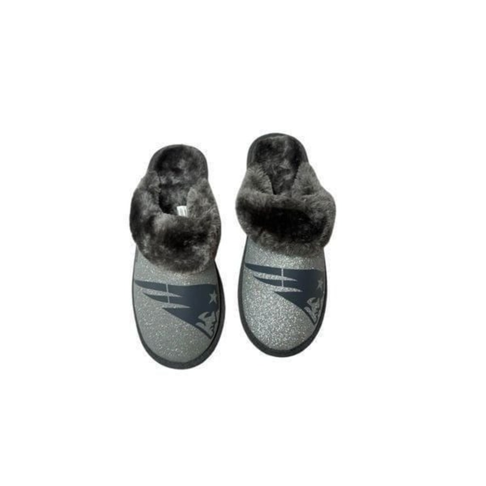 FOCO Officially Licensed Glitter Patriots Football Faux Fur Slippers. Size 9/10.